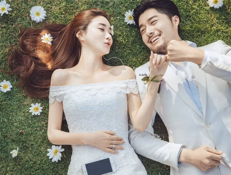 Phụ nữ khôn ngoan không hỏi người đàn ông mình yêu 4 câu này Phu nu khon ngoan khong hoi nguoi dan ong minh yeu 4 cau nay
