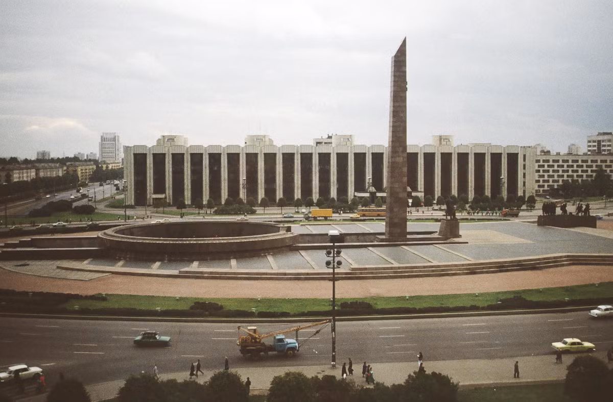 Đài tưởng niệm Anh hủng bảo vệ Leningrad.