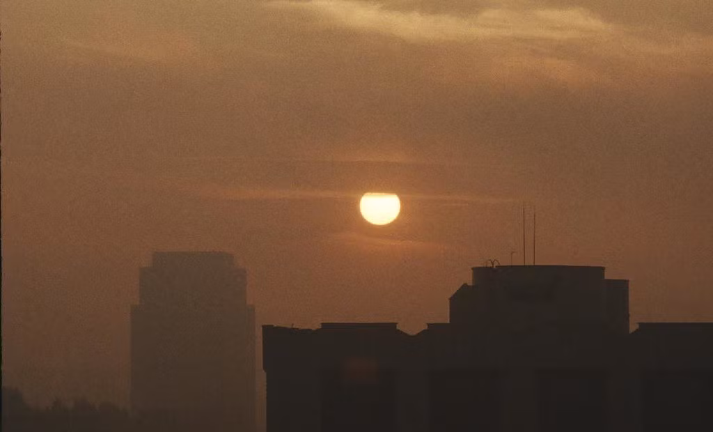Cảnh hoàng hôn ở Leningrad.