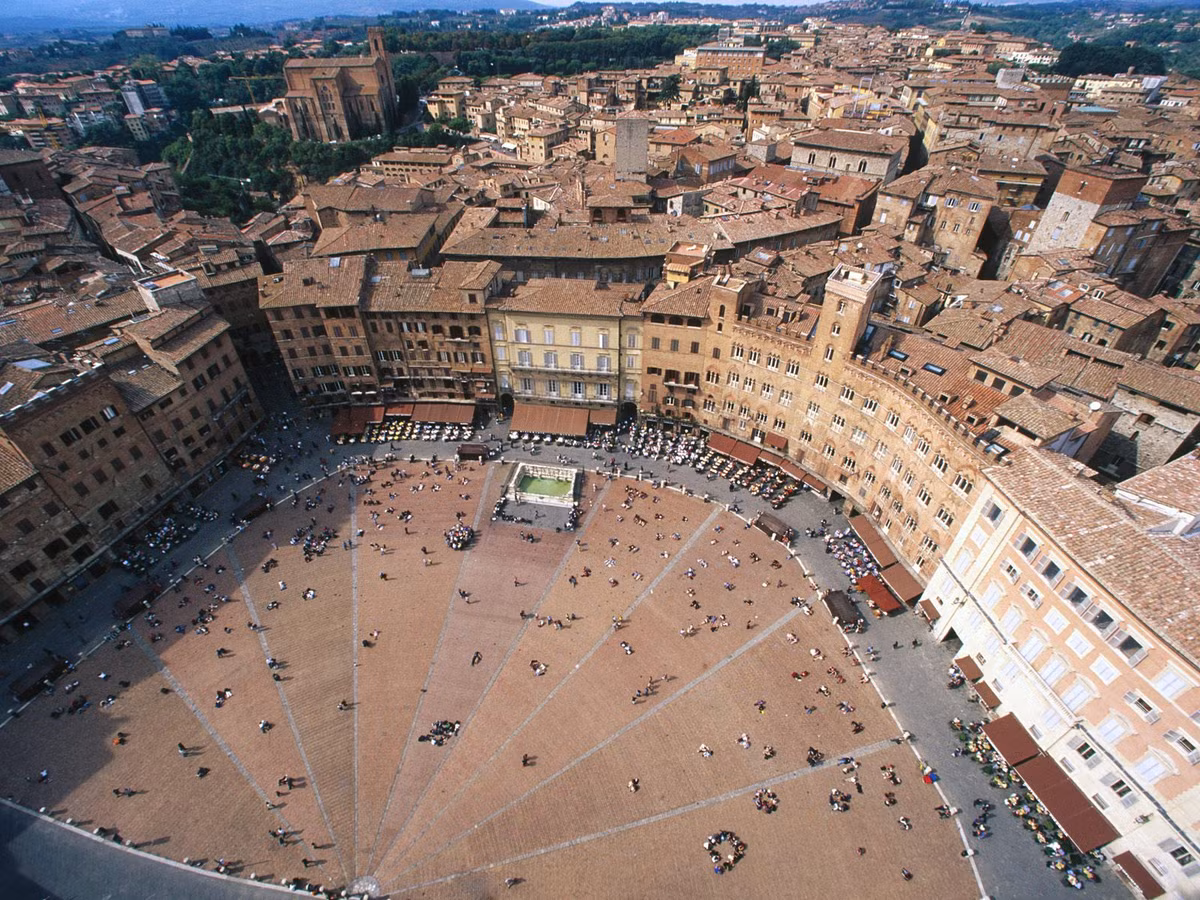 17. Thành phố Siena của Italy