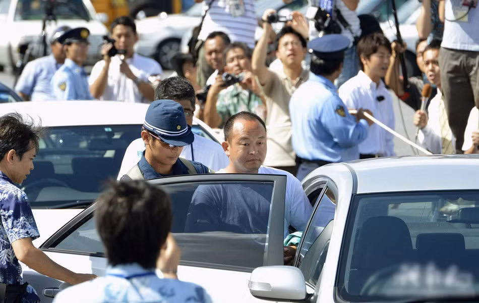 15/8/2012, lực lượng tuần duyên Nhật Bản đã bắt giữ 14 nhà hoạt động Hong Kong vì đặt chân lên đảo tranh chấp Điếu Ngư/Senkaku.