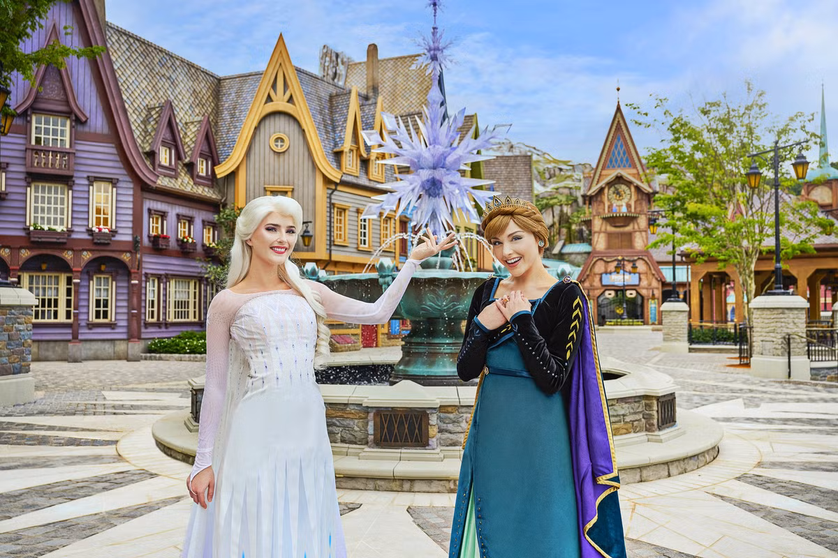 Ben trong cong vien dau tien tren TG lay boi canh tu bo phim “Frozen”-Hinh-2