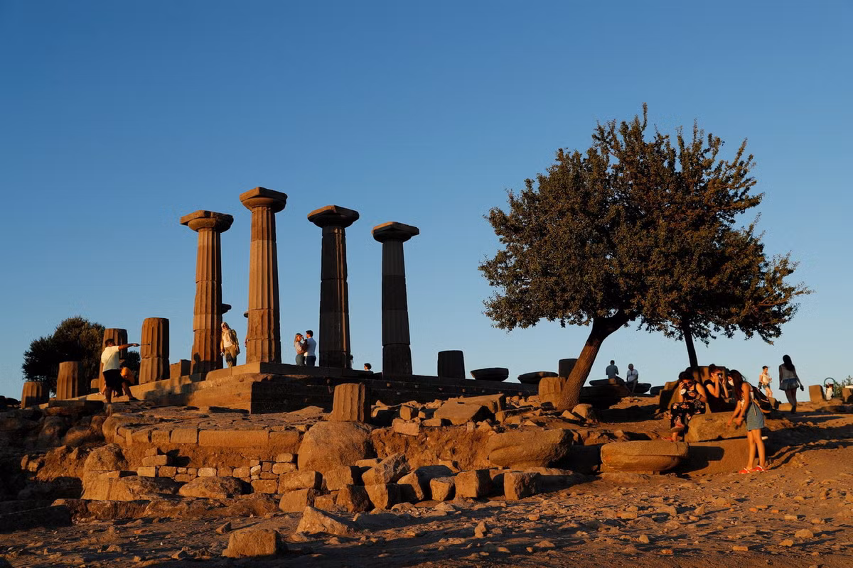 Nằm ở tỉnh Anatolia của Thổ Nhĩ Kỳ, thành cổ Troy (còn gọi là Troia) là tàn tích của một trong những thành phố cổ nổi tiếng bậc nhất thế giới. Ảnh: Daily Sabah.