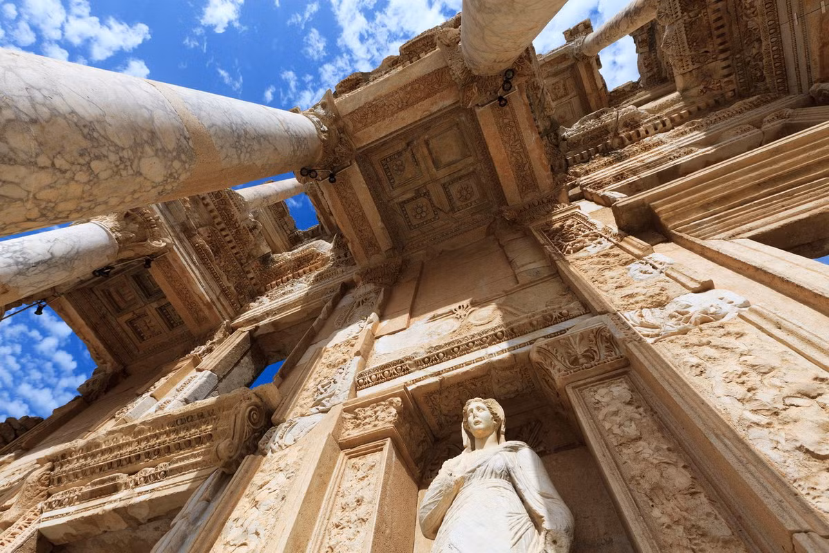 Sau khi đế quốc La Mã tan rã, Ephesus nằm dưới sự quản lý của đế chế Đông La Mã (Byzantine) và trở thành một trung tâm tôn giáo quan trọng của Chính thống giáo phương Đông. Ảnh: Daily Sabah.