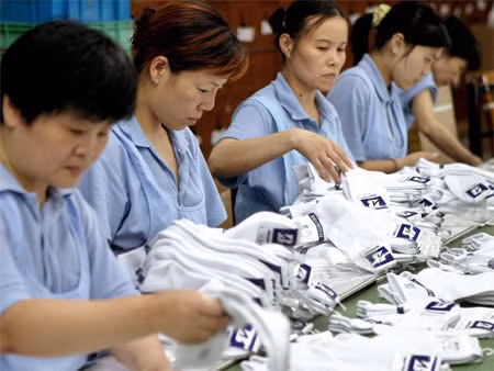 Thành phố tất Datang, Trung Quốc sản xuất 8 tỷ đôi tất mỗi năm, đủ để mỗi người trên hành tinh này 1 đôi sử dụng.