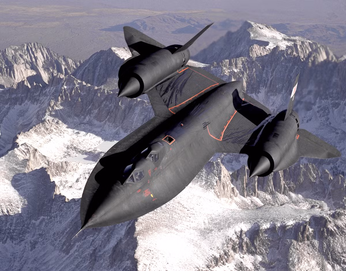 Máy bay SR 71 Blackbird được thiết kế để chịu đựng môi trường khắc nghiệt ngoài không gian. Nhiều người đồn thổi mẫu máy bay này là thiết kế của người ngoài hành tinh.