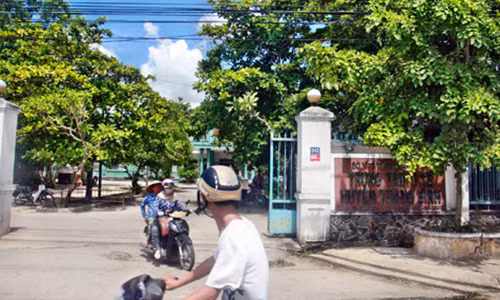 Trung tâm Y tế huyện Thăng Bình, nơi 8 người là người thân của ông Mười vừa được ký hợp đồng lao động trước lúc ông này chuyển công tác.