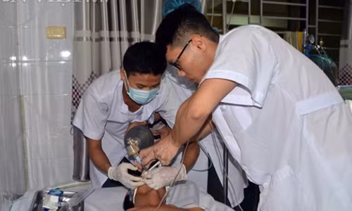 các nạn nhân còn lại đang được các bác sĩ theo dõi, điều trị tích cực.