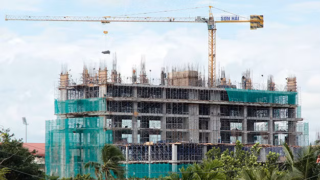 Khách sạn 5 sao Mường Thanh Cần Thơ mới chỉ có giấy phép phần móng nhưng đã được xây lên tới 6 tầng.