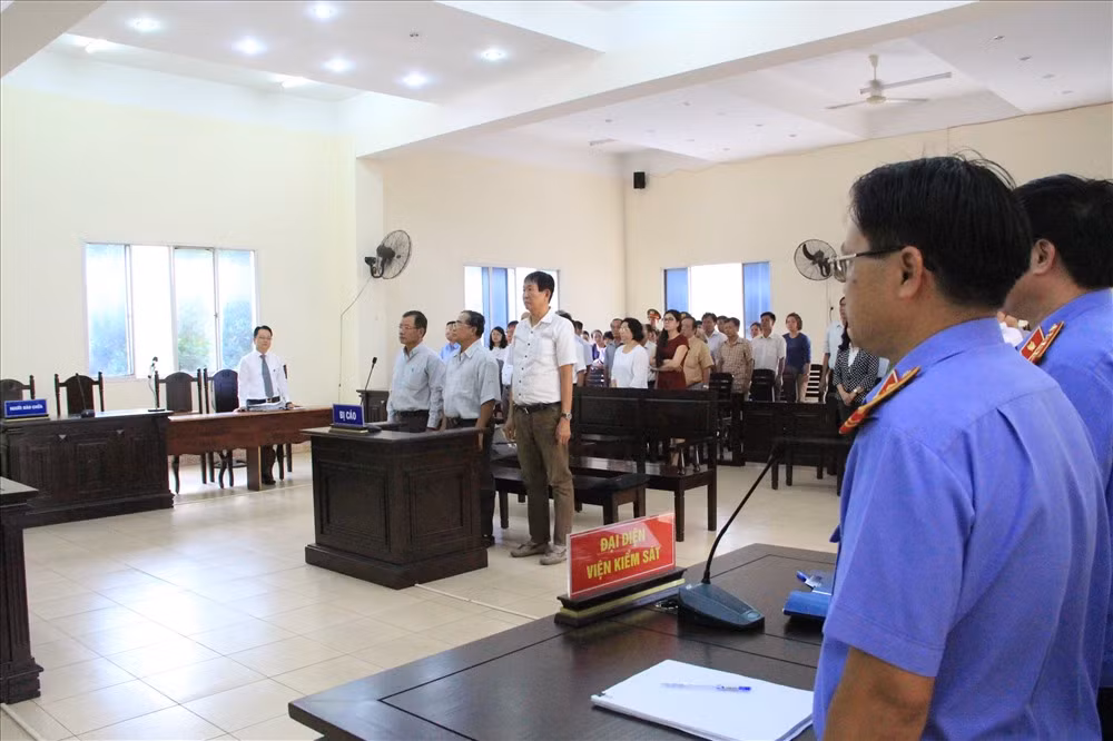 Nguyen GD So Dia chinh Binh Duong lanh an 12 nam tu, buoc thu hoi 128 ty