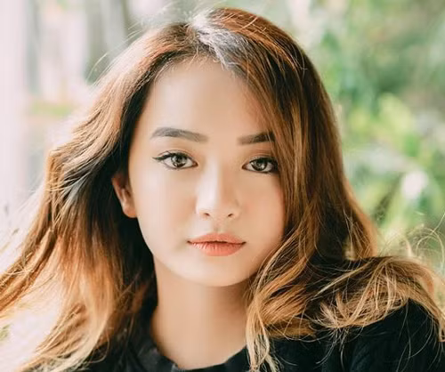 Nhưng lại không biết rằng cằm O-line, kiểu to tròn mới cân đối, thể hiện vận mệnh tốt, có tài lãnh đạo, có tiền bạc, địa vị trong xã hội.