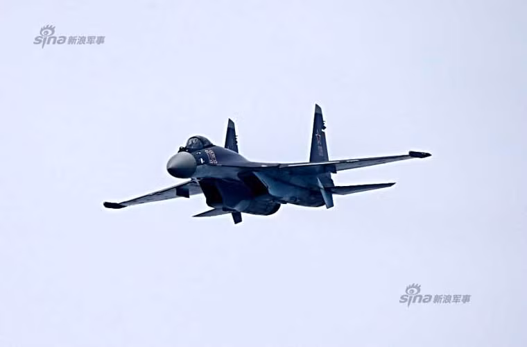Việc Nga đưa Su-35 tới biểu diễn ở triển lãm hàng không thuộc loại lớn nhất nước này phần nào cho thấy việc Su-35 sẽ được cung cấp cho Trung Quốc.