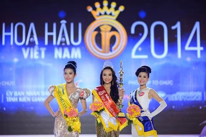 Hoa hậu Kỳ Duyên cùng Á hậu 1 Huyền My và Á hậu 2 Diễm Trang.