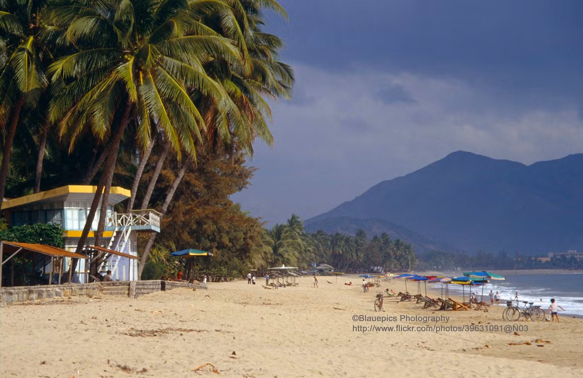 Trên bãi biển Nha Trang.