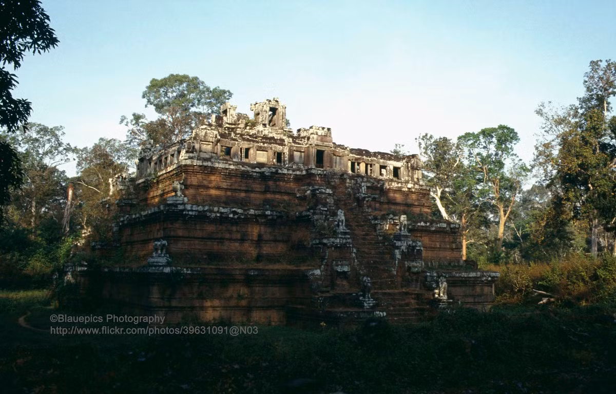 Đền Phimeanakas, một di tích khác của Angkor Thom.