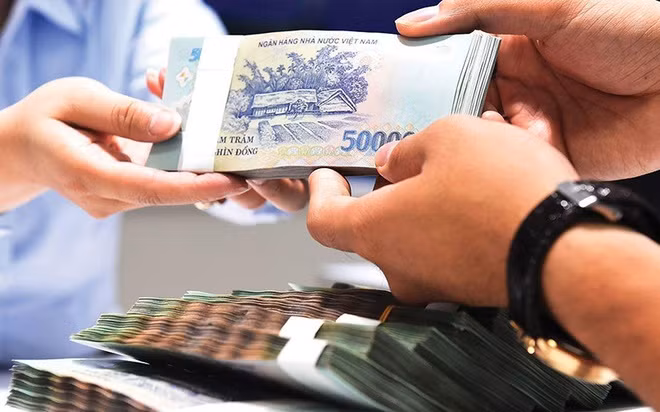 Lần sau khi bạn rút kinh nghiệm, không cho họ vay tiền, họ sẽ cảm thấy bạn không tin tưởng họ, có thể khiến mối quan hệ hai bên trở nên không còn như trước. Đối với người giàu, họ thường đánh giá xem có nên cho người khác vay tiền hay không, đặc biệt là những món vay lớn. Sau đó, họ sẽ cân nhắc về khả năng hoàn trả, thời hạn hoàn trả cũng như mối quan hệ với đối phương, sau đó họ mới cho vay.