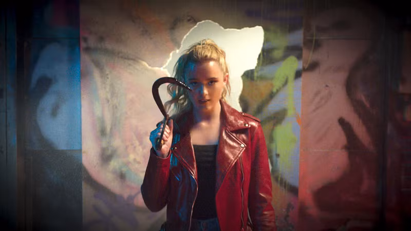 Lột bỏ hình tượng ngoan hiền thường thấy, Kathryn Newton không ngại để mang tới những khía cạnh gai góc, đáng sợ của mình trong phim này. Vai diễn trong 'Freaky' (Quái đản) mới đây đã mang về cho Kathryn Newton đề cử giải ''Nữ diễn viên chính phim kinh dị xuất sắc nhất'' tại Critics Choice Super Awards.