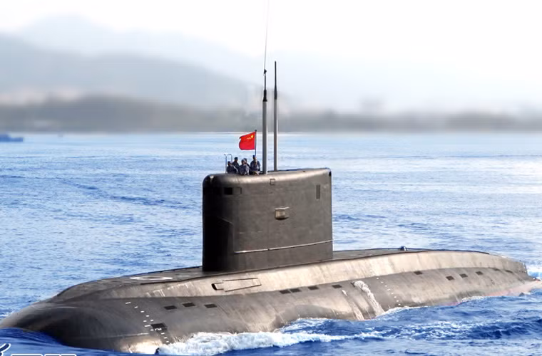 Các tàu ngầm Kilo Project 636M của Trung Quốc có lượng giãn nước khi nổi 2.350 tấn, khi lặn là 4.000 tấn, dài 74m, có thể mang được ngư lôi và tên lửa hành trình Klub-S. Tuy nhiên, thông tin về việc có hay không tàu Trung Quốc sở hữu hệ thống Klub-S là rất mập mờ, không rõ ràng.