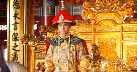 Ung Chinh lam dieu cuc soc khi bi cung nu 'quay ray' giac ngu-Hinh-4