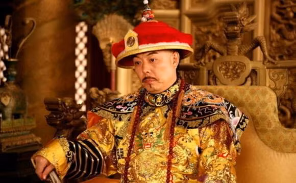 Ung Chinh lam dieu cuc soc khi bi cung nu 'quay ray' giac ngu-Hinh-2