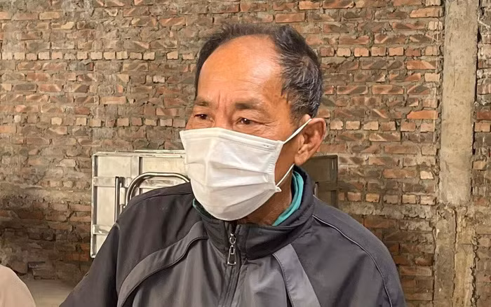 Được biết, bố mẹ cháu A. sinh được 3 người con, trong đó bé A. là con út. Vào tháng 6/2021, bố mẹ cháu ly hôn, bé A. về sống với mẹ, còn bố cháu nuôi 2 chị lớn.