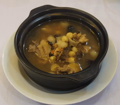 Những món ăn bài thuốc ở Nhà hàng Khoảng lặng Hương Sen đều có giá trị dinh dưỡng cao và có tác dụng chữa bệnh