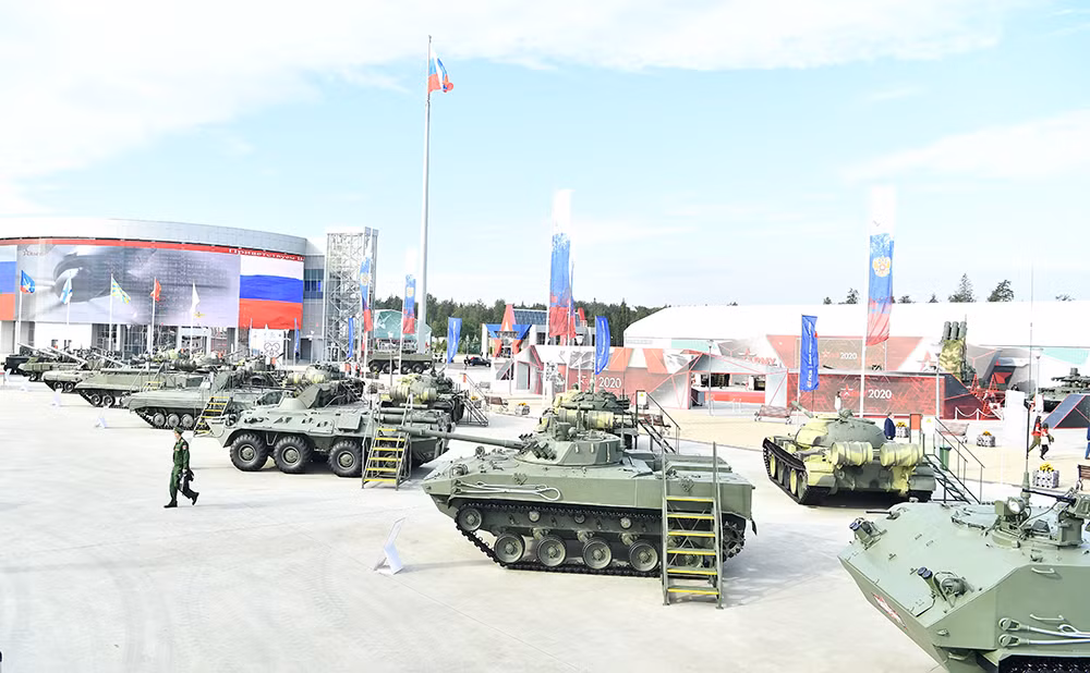 Man nhan dan khi tai quan su trung bay tai Dien dan Army 2020