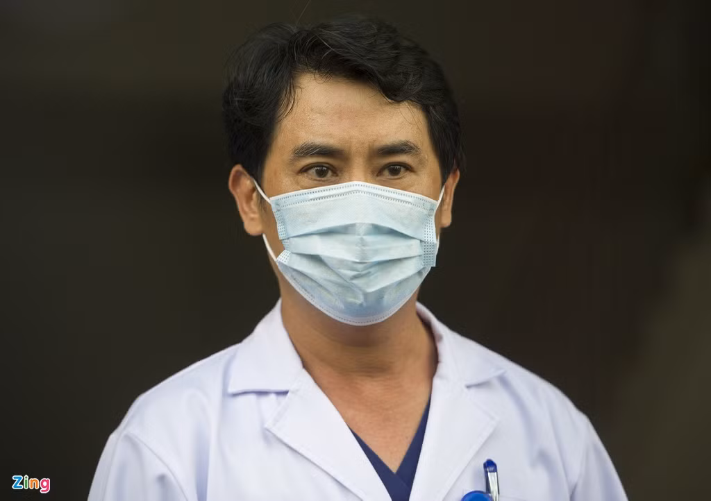 Bác sĩ Lê Đức Nhân, Giám đốc Bệnh viện Đà Nẵng, cho biết sau khi gỡ lệnh phong tỏa, bệnh viện sẽ đón bệnh nhân theo từng giai đoạn trên cơ sở đảm bảo nguyên tắc phòng, chống dịch.