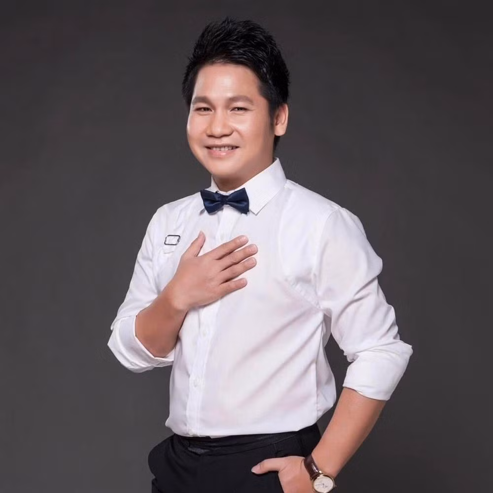 Sau tốt nghiệp, Trọng Tấn vừa làm giảng viên thanh nhạc vừa đi hát. Năm 2013, anh nghỉ dạy để tập trung vào ca hát và phát hành các sản phẩm như: Một chặng đường, Tình yêu trên dòng sông quan họ.