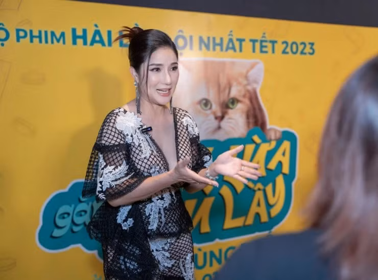 Cô không chỉ thành công trong lĩnh vực phim truyền hình mà còn tham gia vào các tựa phim điện ảnh nổi tiếng như: Hải Nguyệt (1998), Nhà có 5 nàng tiên (2013), Tía tui là cao thủ (2016), Siêu lừa gặp siêu lầy (2024)... Cát Tường đã khẳng định khả năng diễn xuất đa dạng của mình qua các vai từ những cô gái mạnh mẽ, thông minh, sâu sắc.