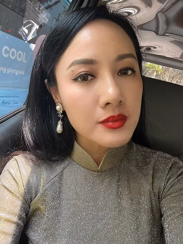 Làn da sẽ tránh được phần nào những ảnh hưởng xấu từ những tia sáng có hại gây ra tàn nhang, sạm đen, nếp nhăn,...