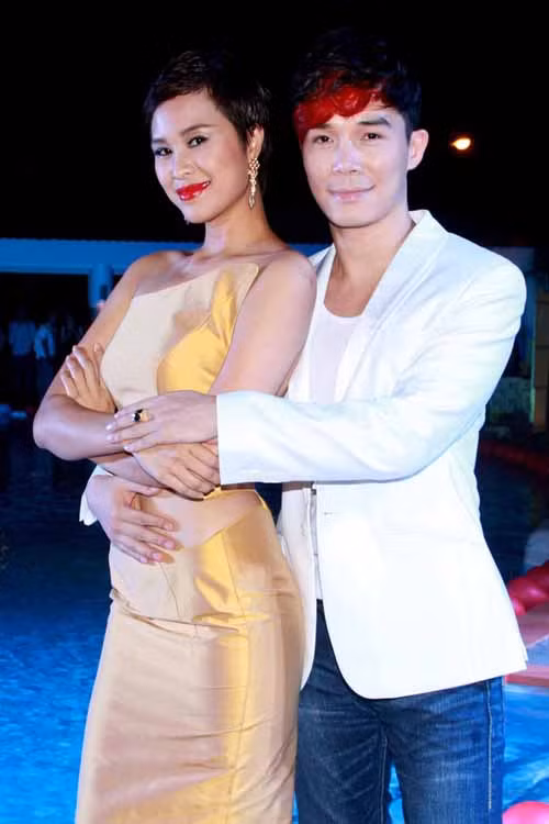 Nathan Lee và người yêu tin đồn Phương Mai từng bị ném đá khi viết một status bày tỏ quan điểm về chuyện ăn thịt chó cách đây không lâu.