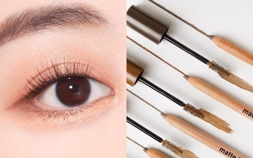  Bước 4: Kẻ mi màu nâu Để trang điểm mắt thuần khiết như Han So Hee thì nên tránh những đường kẻ sắc nét. Vì vậy việc thay thế bút kẻ mắt bằng lông mi có thể tạo ra một cảm giác tự nhiên. Có thể uốn mi trước, chuốt mascara nâu để tăng cảm giác ngây thơ. Nàng cũng có thể kết hợp với cách trang điểm mắt nâu dạng bột, nếu muốn kẻ eyeliner thì nên dùng eyeliner bên trong để nhấn mạnh đường viền của mắt.