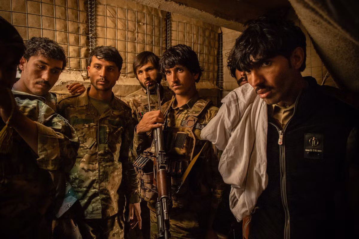 Ngày 29/2/2020, Mỹ và Taliban chính thức ký kết thỏa thuận hòa bình, mở ra cánh cửa cho Mỹ rút toàn bộ quân đội khỏi Afghanistan, cũng như khởi động tiến trình đàm phán trực tiếp giữa lực lượng Taliban với chính quyền Kabul về tương lai đất nước. Tới tháng 2/2020, Mỹ vẫn duy trì khoảng 12.000 binh sĩ ở Afghanistan.