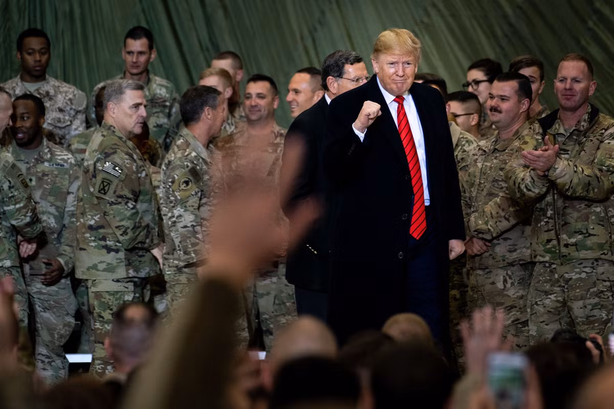 Ngày 20/1/2017, ông Donald Trump tuyên thệ nhậm chức tổng thống, đánh dấu bước ngoặt của cuộc chiến ở Afghanistan. Tháng 8/2017, Tổng thống Trump tuyên bố ông muốn rút toàn bộ binh sĩ khỏi Afghanistan, tuy nhiên cuộc chiến vẫn sẽ tiếp tục, và rằng quá trình rút quân sẽ được tiến hành dựa trên điều kiện tác chiến thực tế, không phải một thời gian biểu được định sẵn.