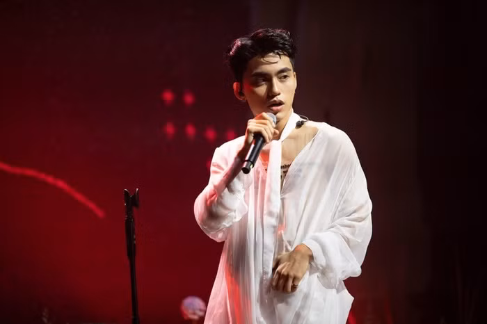Em trai Son Tung noi gi khi bi vi voi Le Duong Bao Lam?-Hinh-2