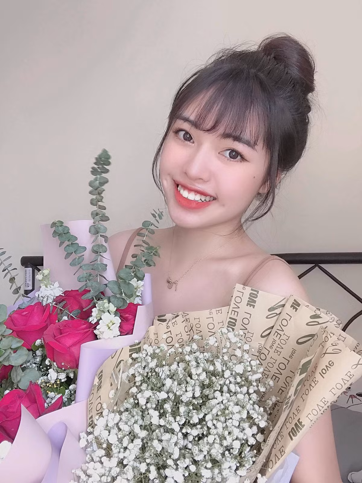Ba nhan vat cong an hot nhat co vo, ban gai xinh nhu hotgirl-Hinh-11