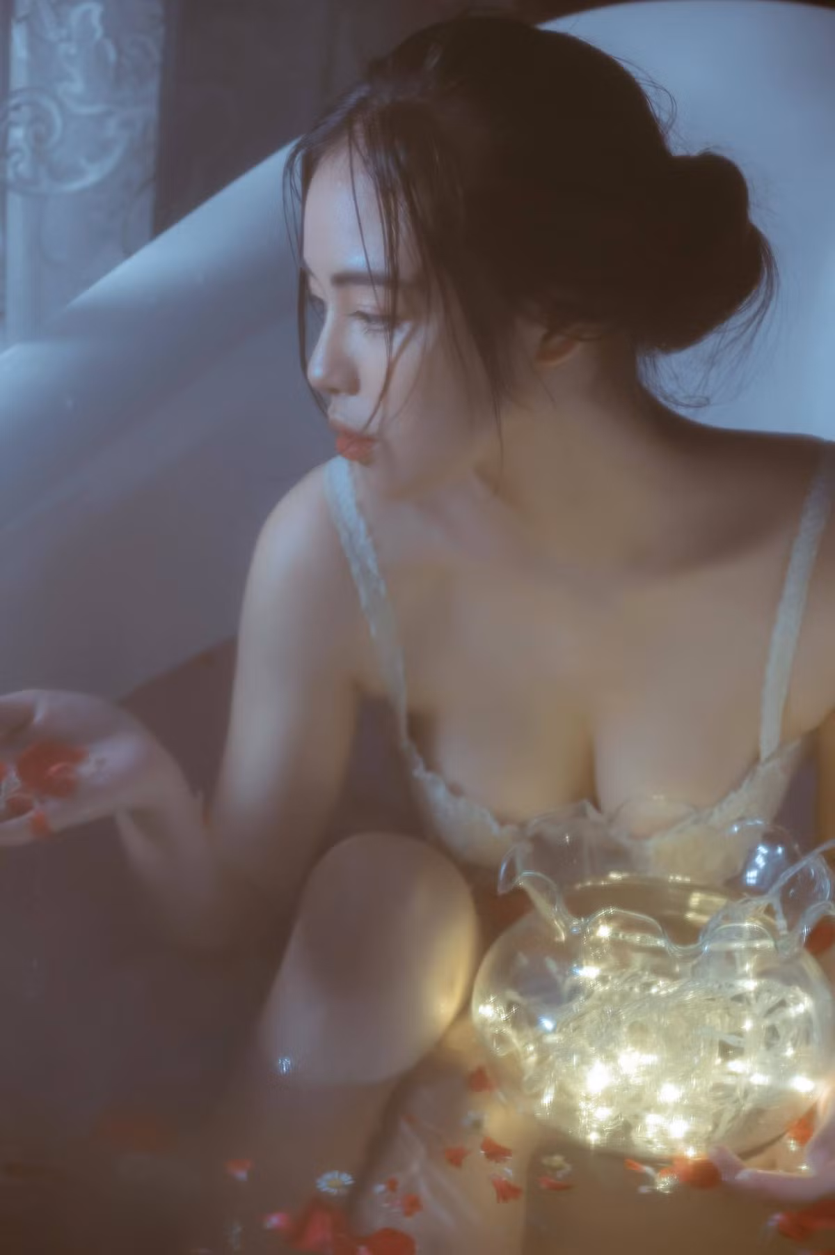 Ba nhan vat cong an hot nhat co vo, ban gai xinh nhu hotgirl-Hinh-8