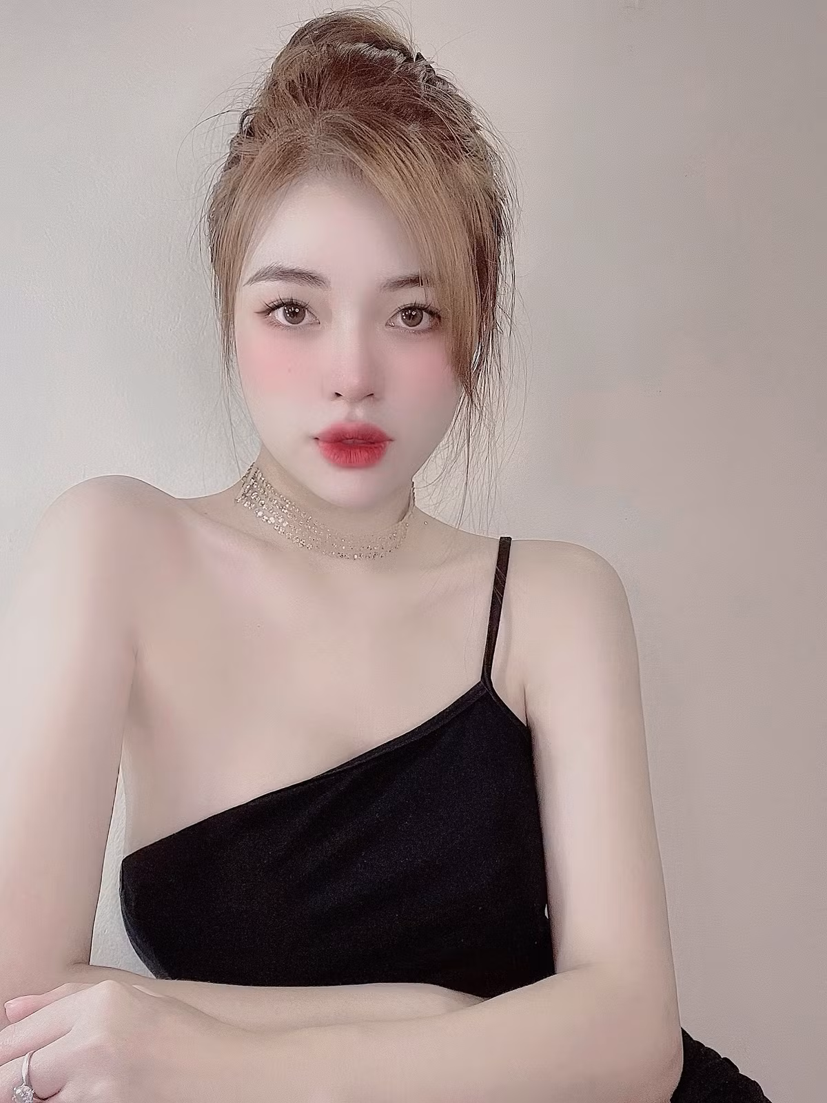 Ba nhan vat cong an hot nhat co vo, ban gai xinh nhu hotgirl-Hinh-10
