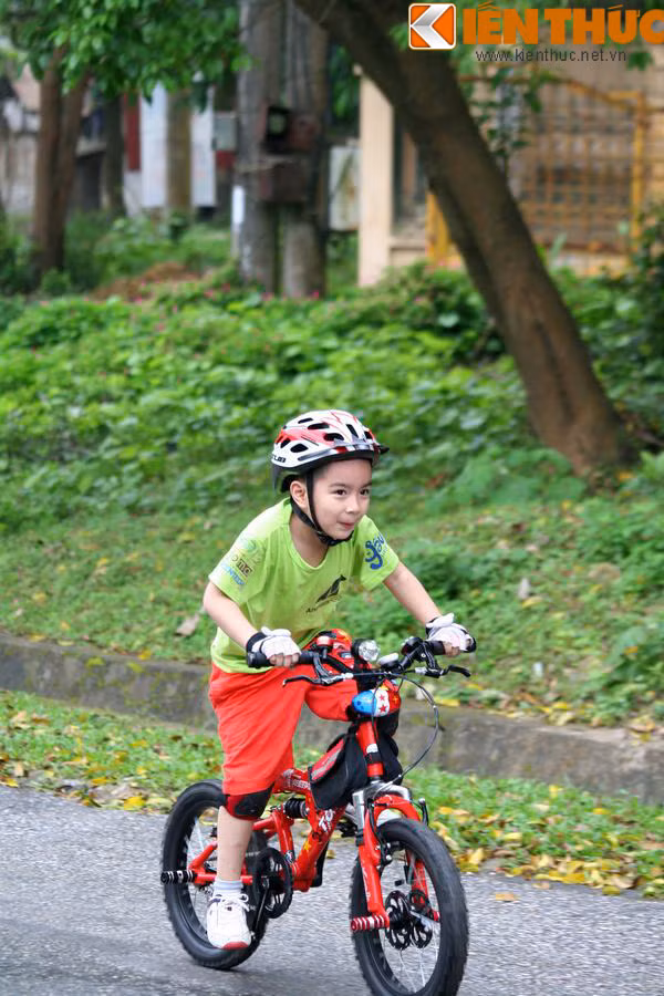 Điều đặc biệt nhất của sự kiện năm nay là có sự tham gia của các "rider nhí" ở chặng cuối dài 6 km, thành viên nhỏ tuối nhất này mới chỉ 6 tuổi.