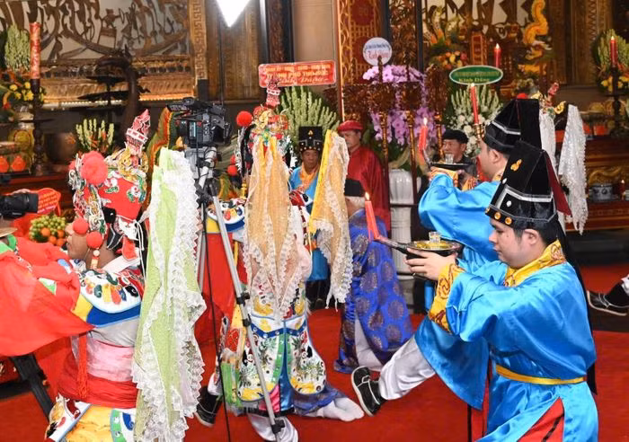 TP.HCM dang le Hung Vuong va Duc Le Thanh hau Nguyen Huu Canh-Hinh-3