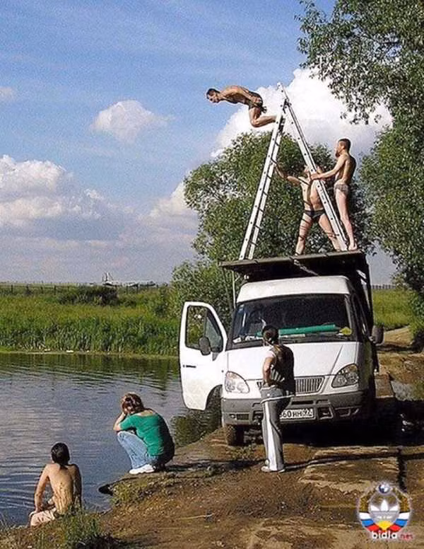 Nhìn tôi nhảy đây mà học tập.