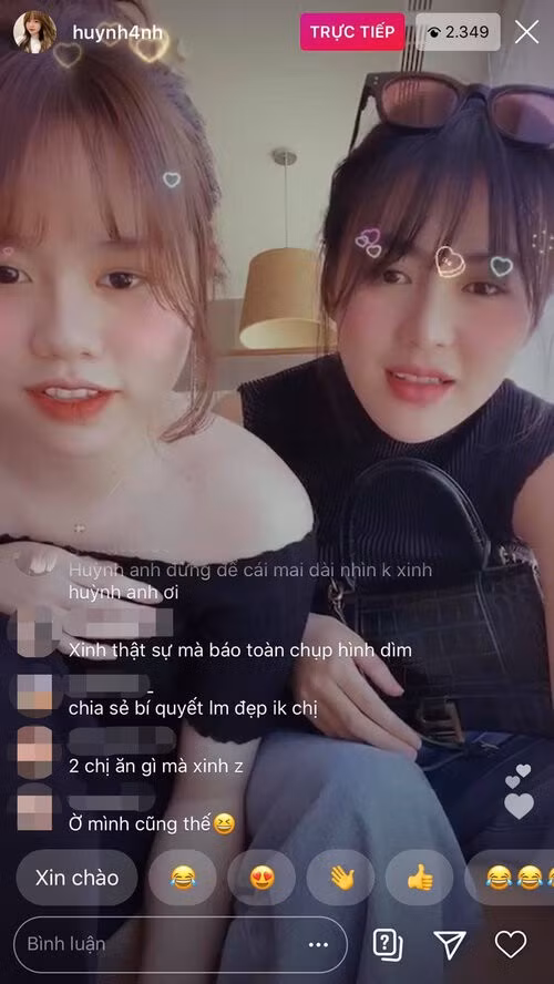 Ở phần bình luận, bên cạnh những lời khen nhan sắc của 2 cô nàng thì cũng có một số bình luận "kém duyên" đến từ phía anti-fan nhắc đến lùm xùm Quang Hải và ám chỉ Thảo Uyên "ké" sự nổi tiếng khi chơi với Huỳnh Anh. 