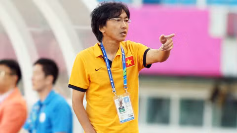 HLV Miura đang cùng ĐTVN trên đường đi tìm lại vinh quang cho bóng đá Việt Nam như những gì đã làm được năm 2008. Ảnh: Bongdaplus.