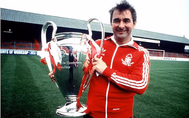 Brian Clough là huấn luyện viên của Nottingham Forest (1975-1993). Trước trận chung kết League Cup 1979, Clough đã bắt các học trò của mình uống đủ loại bia rượu trước ngày thi đấu trận đấu quan trọng đó với Southampton.