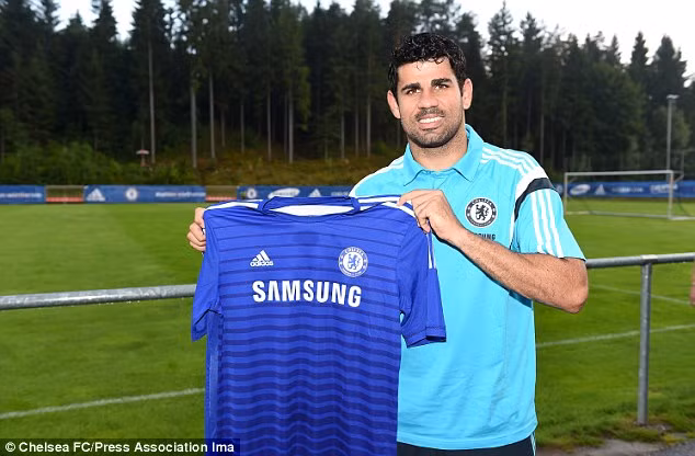 Chelsea đã đến rất gần Diego Costa từ mùa giải trước, nhưng vì một số lý do khách quan nên đến tận mùa hè này họ mới có được sự phục vụ của tiền đạo này từ Atletico Madrid với giá 32 triệu bảng.