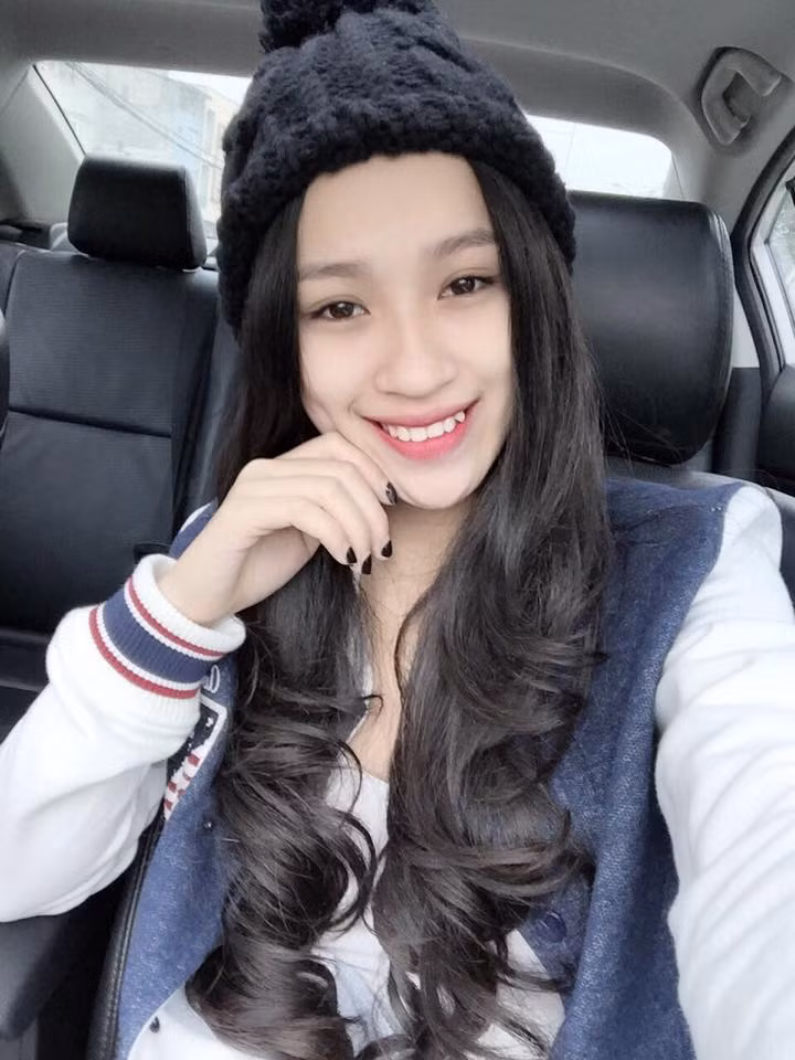 Là một cô gái chịu nhiều thiệt thòi từ bé, nên Tít luôn cố gắng phấn đấu để đạt được mục đích của mình.