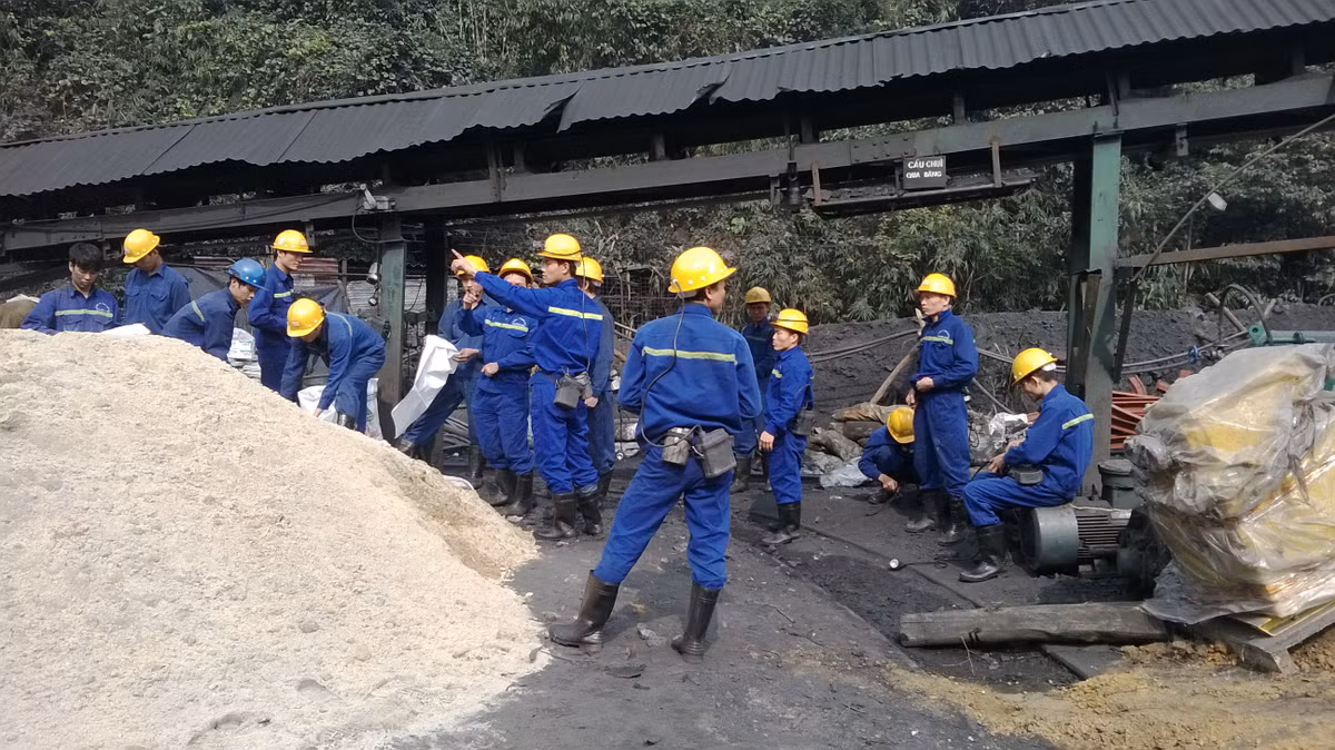 Nhiều công nhân vẫn còn bàng hoàng.