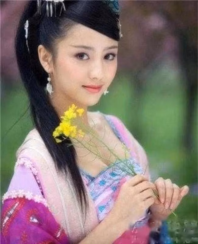 Triệu Phi Yến bị bỏ rơi từ nhỏ, 29 tuổi làm hoàng hậu Trieu Phi Yen bi bo roi tu nho, 29 tuoi lam hoang hau