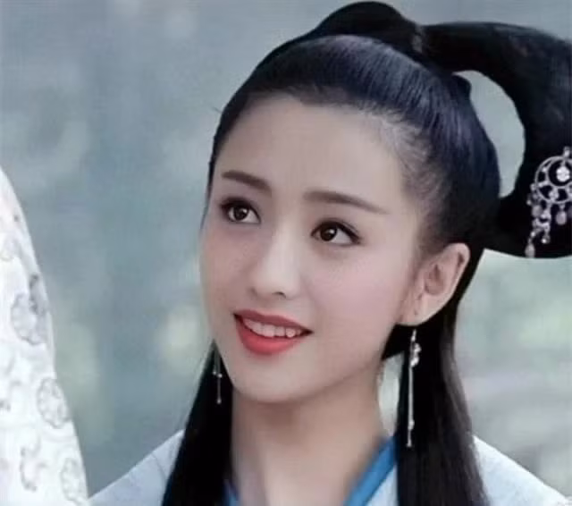 Triệu Phi Yến bị bỏ rơi từ nhỏ, 29 tuổi làm hoàng hậu - Hình 2 Trieu Phi Yen bi bo roi tu nho, 29 tuoi lam hoang hau-Hinh-2